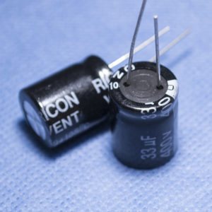 Конденсатор 33uF 400V (105°C) RICON